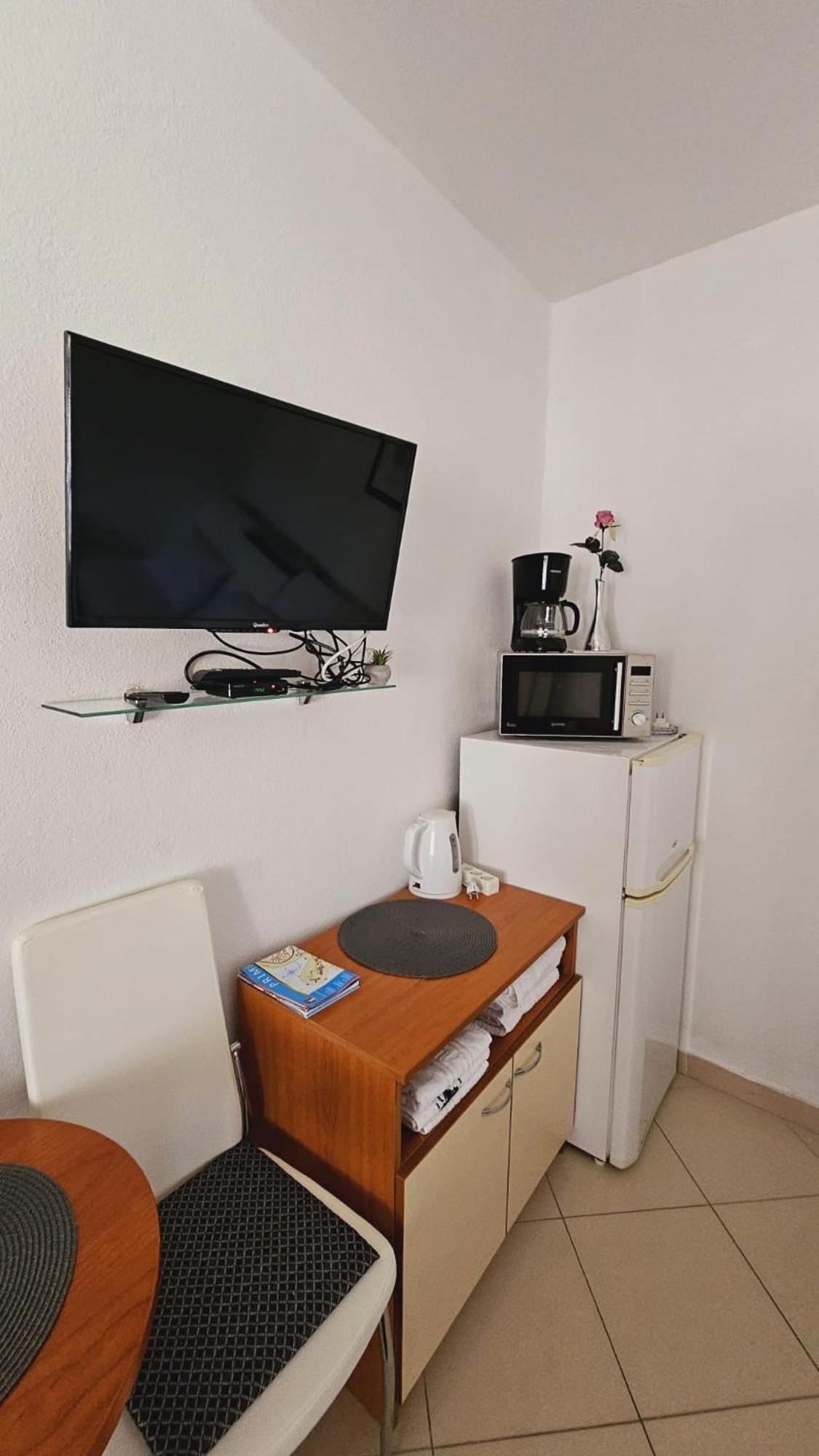 Apartment House Berry Primošten Esterno foto