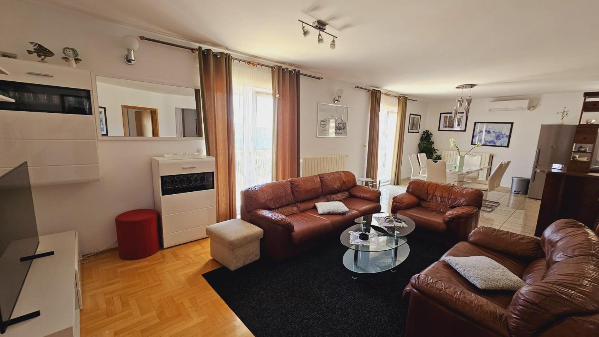 Apartment House Berry Primošten Esterno foto